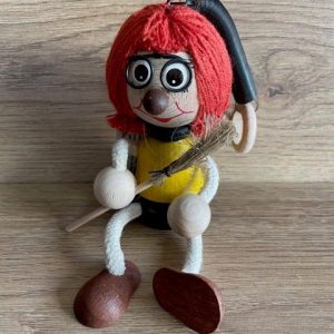 FIGURA NA OPRUZI VJEŠTICA S METLOM