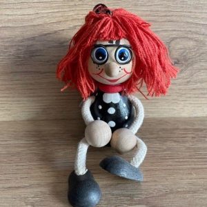 FIGURA DJEVOJČICA CRNA HALJINA BIJELE TOČKE